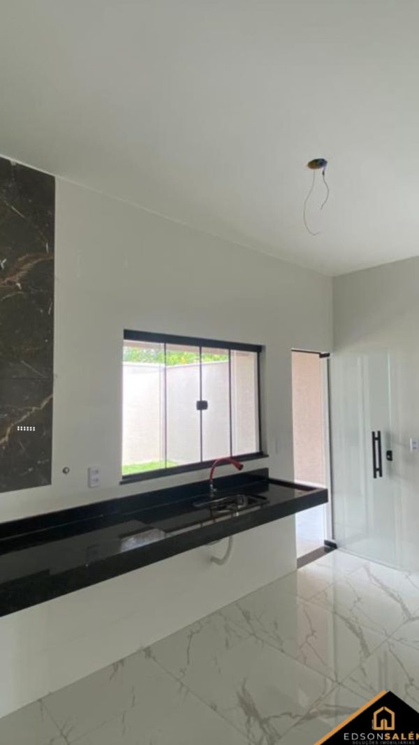 Linda casa no setor Colina Azul(Próximo ao Colégio Militar) - Image 8